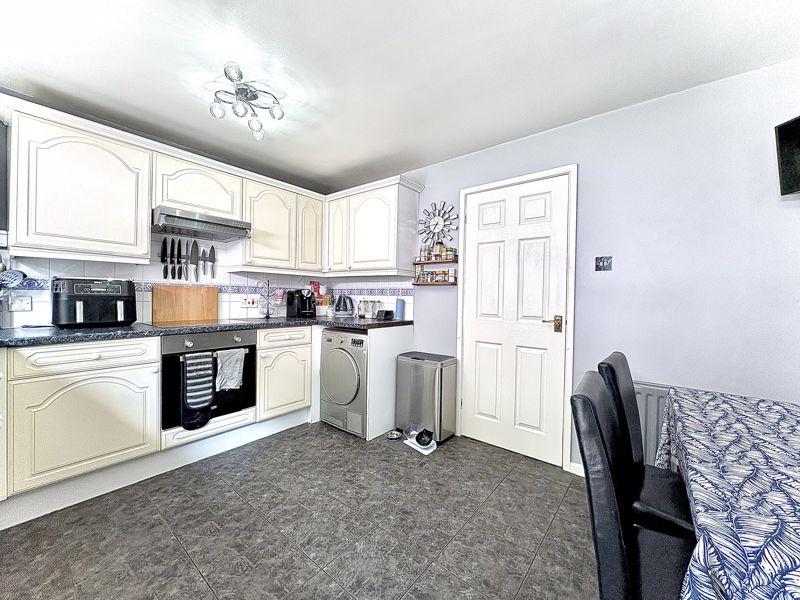 Dining kitchen