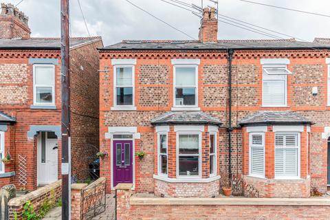 Alderley Road, Flixton, Manchester, M41