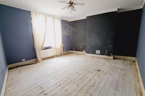 2 bedroom ground floor flat for sale, Vine Street, Wallsend