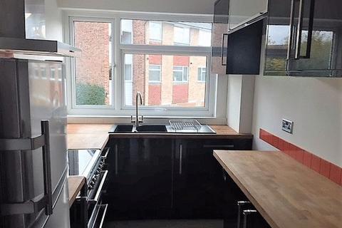 2 bedroom apartment to rent, Hillbrow Road, Esher