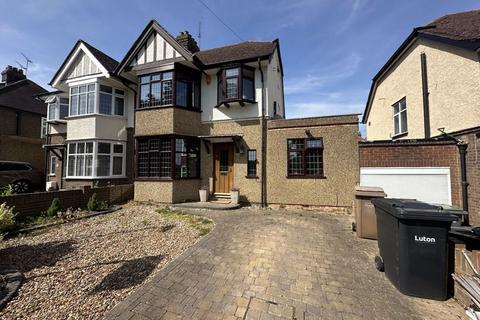 West Hill Road, Luton