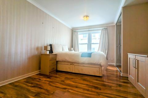 3 bedroom apartment to rent, Kingsley Court, Brighton