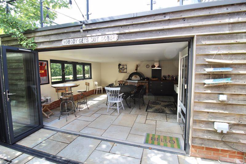 Outdoor Kitchen