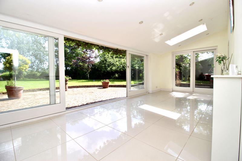 Summer Room