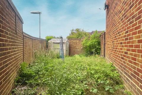 undefined, Banbury Close, Camberley GU16