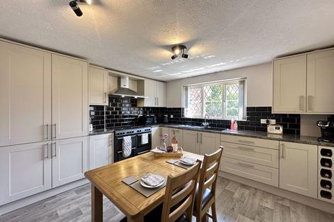 4 bedroom detached house for sale, Ashworth Road, Pontefract WF8