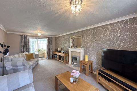 4 bedroom detached house for sale, Ashworth Road, Pontefract WF8