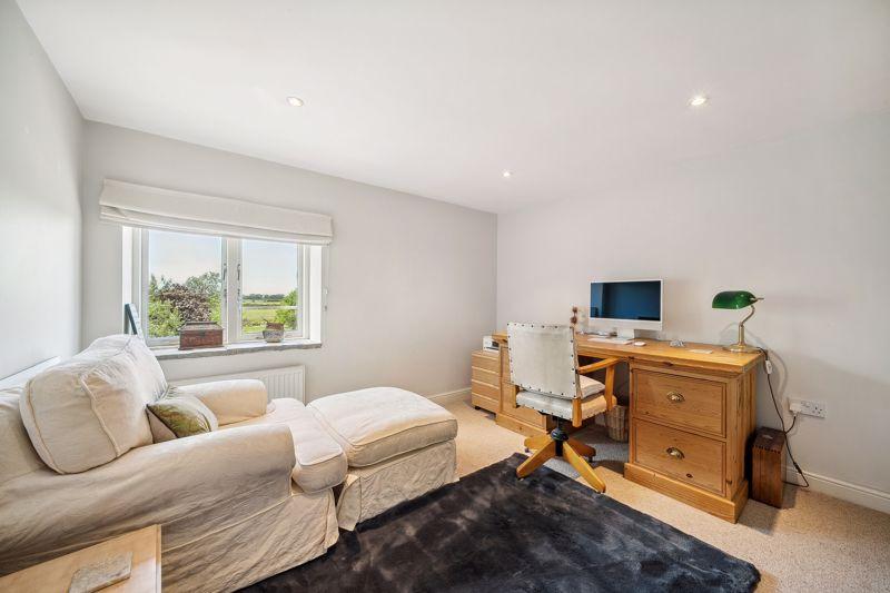 Further bedroom /