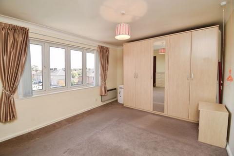 2 bedroom apartment for sale, Spring Close, Dagenham RM8