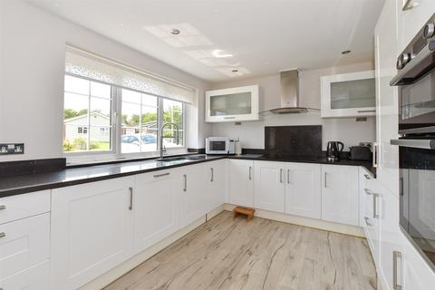 3 bedroom detached bungalow for sale, Little Bridges Close, Horsham RH13