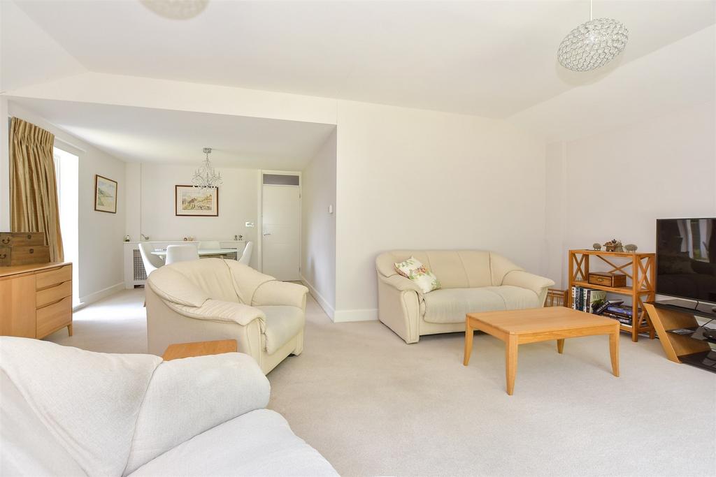 Lounge/ Dining Area