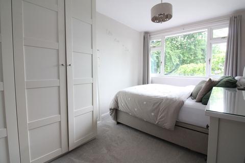 271 Bromley Lane, Kingswinford, DY6 8TB