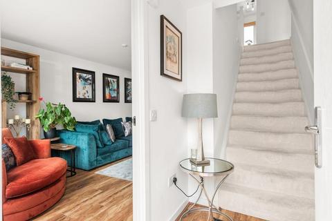undefined, Kinnaird, Larbert FK2