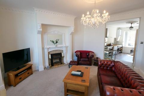 2 bedroom flat for sale, Marine Road West, Morecambe, LA3 1BS