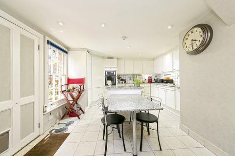 undefined, Kew Road, Kew, Surrey, TW9