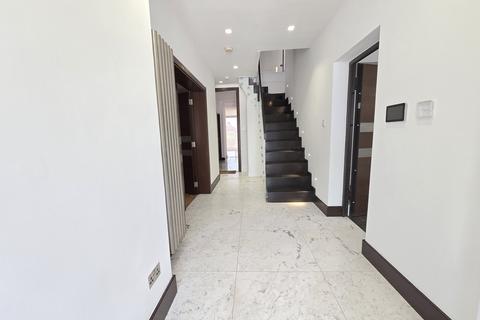 undefined, Hankins Lane, London, NW7