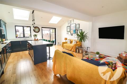 5 Reddy Road, Erith, DA8 2AY