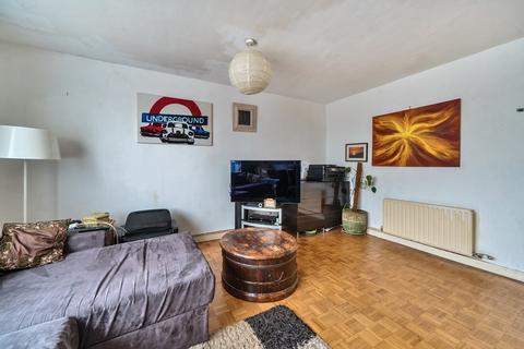 2 bedroom apartment for sale, Rodwell Court, Hersham Road, Walton-On-Thames