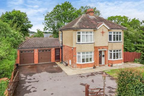 Highlea Gomeldon Road, Porton, Salisbury, SP4 0JT