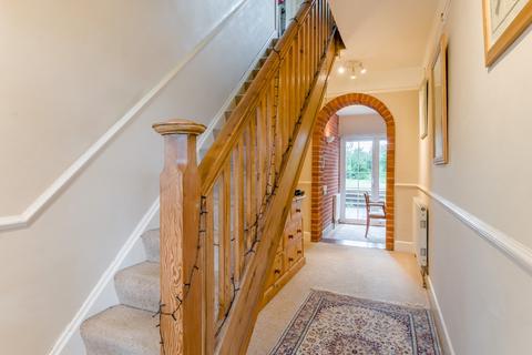 Highlea Gomeldon Road, Porton, Salisbury, SP4 0JT