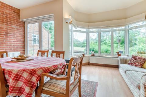 Highlea Gomeldon Road, Porton, Salisbury, SP4 0JT