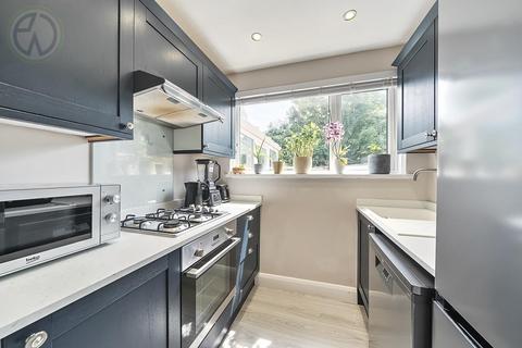 31 Runnymede, London, SW19 2PG