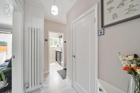 31 Runnymede, London, SW19 2PG
