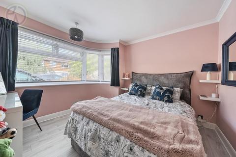 31 Runnymede, London, SW19 2PG