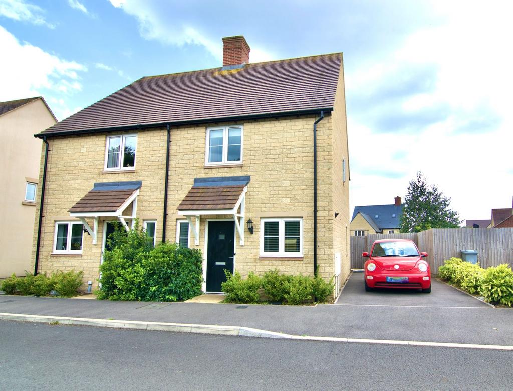 Witney OX28 2 Bed Semi detached House 1 500 Pcm 346 Pw 
