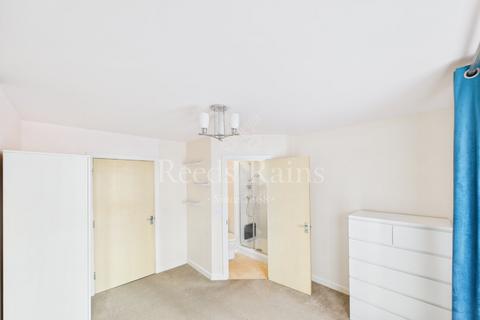 12 Critchley Avenue, Dartford, DA1 2GF