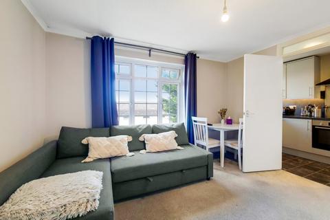 1 bedroom apartment for sale, Minstrel Gardens, Surbiton KT5