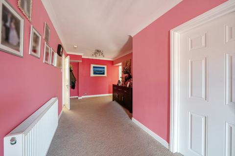 10 Hilly Field, Harlow, CM18 7HU