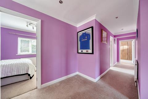 10 Hilly Field, Harlow, CM18 7HU