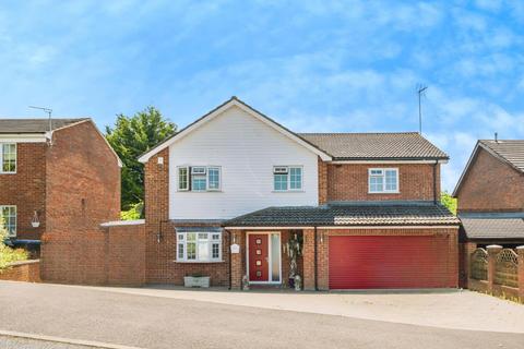 10 Hilly Field, Harlow, CM18 7HU