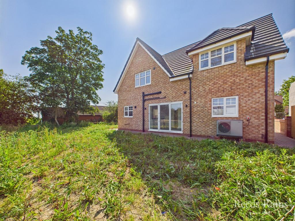 Side/Rear Garden