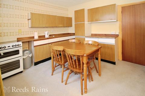 3 bedroom end of terrace house for sale, Towngate, Lancashire PR25