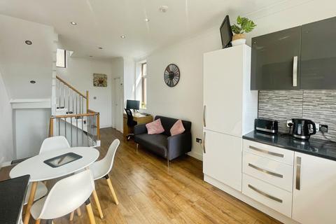 1 bedroom detached house to rent, Barking Road, London E13