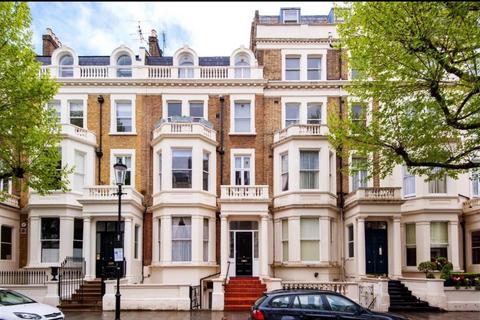 3 bedroom flat to rent, Penywern Rd