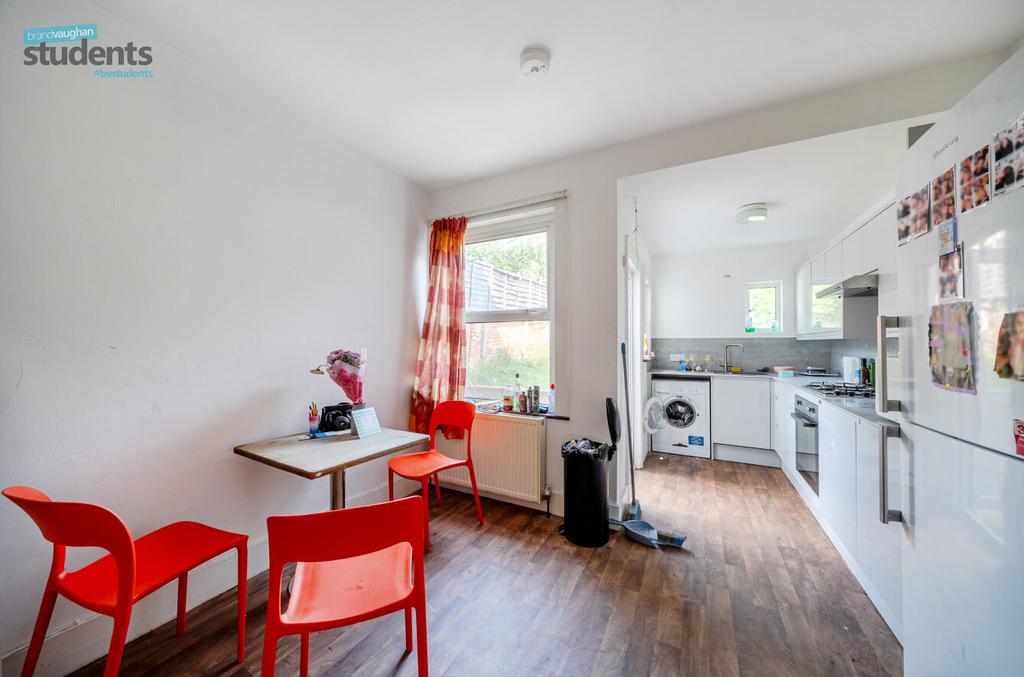 Living/Kitchen Area