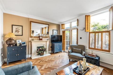 2 Lavender Close, Leatherhead, KT22 8LZ