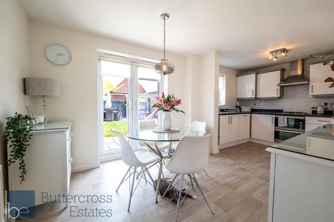3 bedroom detached house for sale, Goldstraw Lane, Fernwood, NG24 3FF