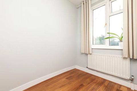 4 Abbey Road, London, SW19 2LZ