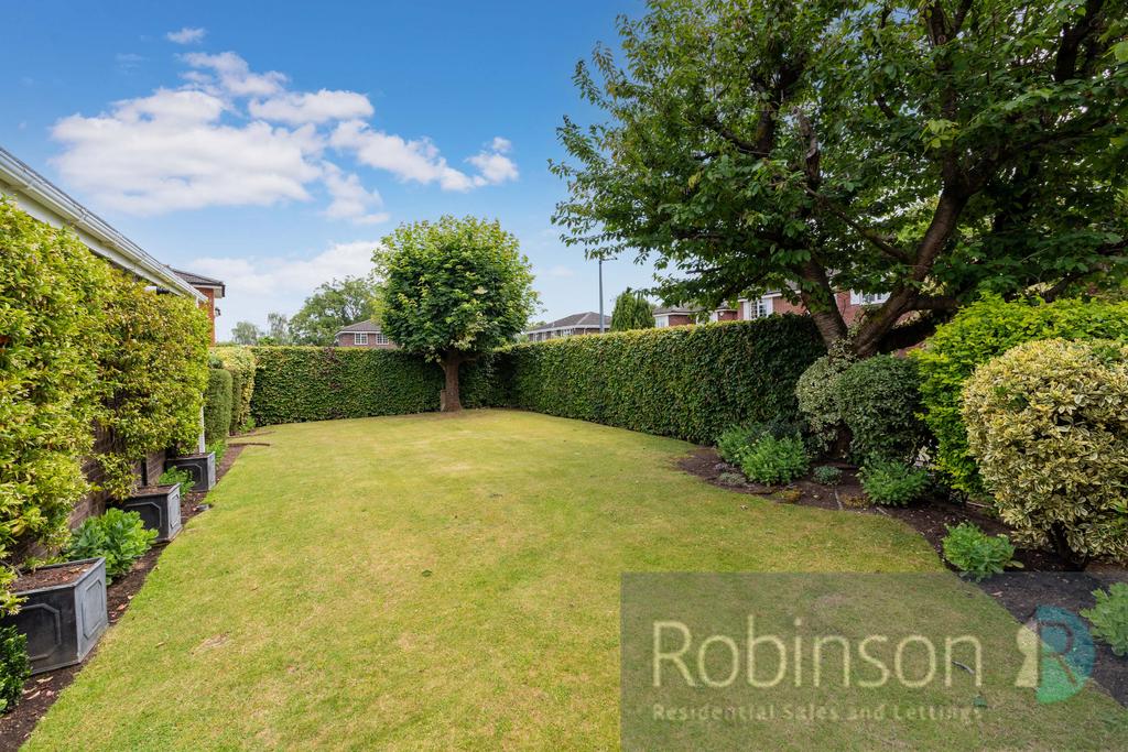 11 Silvertrees Drive-9