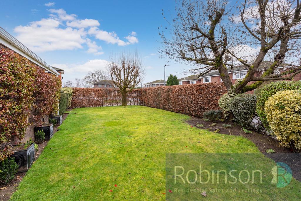 11 Silvertrees Drive-5