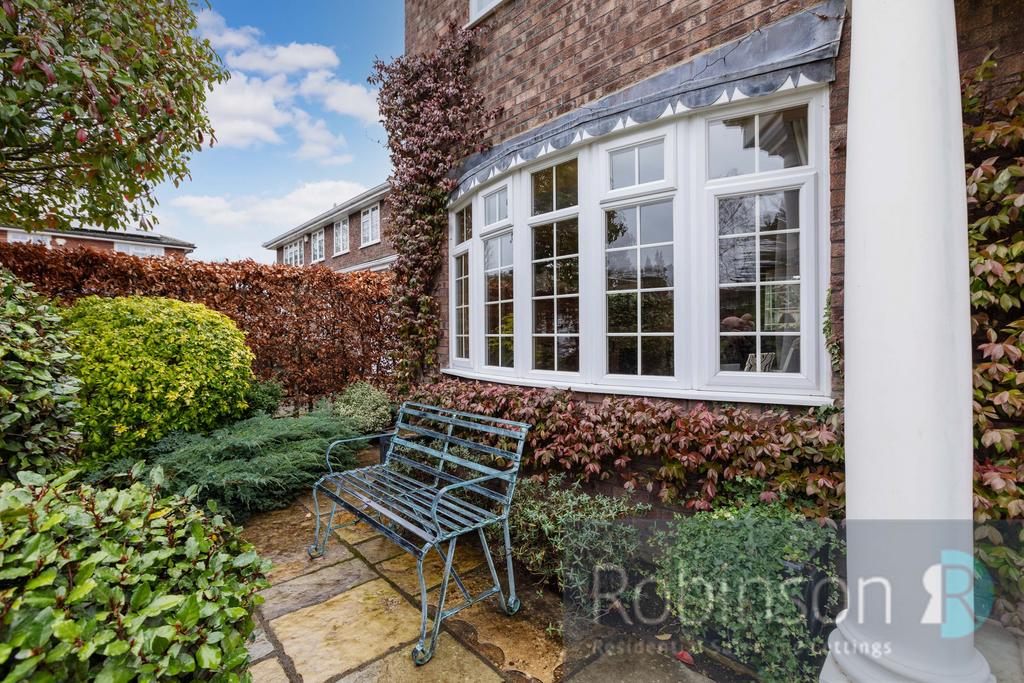 11 Silvertrees Drive-6