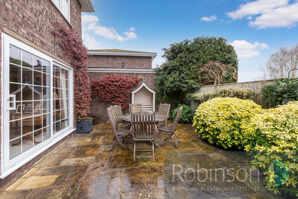 11 Silvertrees Drive-9