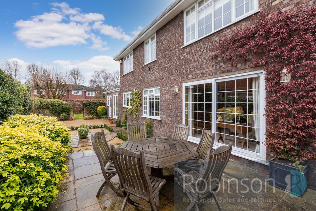 11 Silvertrees Drive-10
