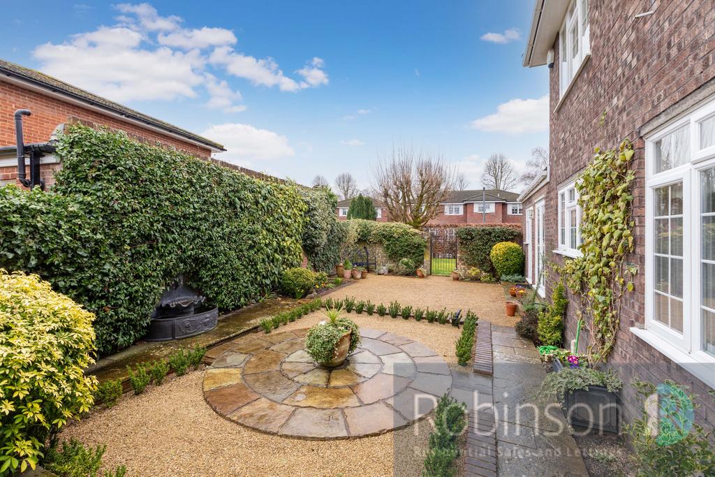 11 Silvertrees Drive-11