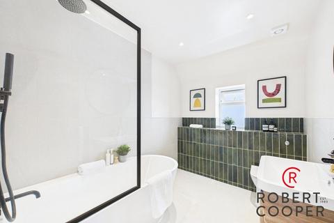 28a Acacia Avenue, Ruislip, HA4 8RG