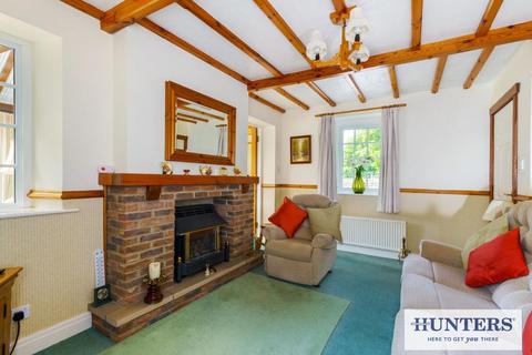 3 bedroom cottage for sale, Gill Lane, Nether Yeadon, Leeds, West Yorkshire